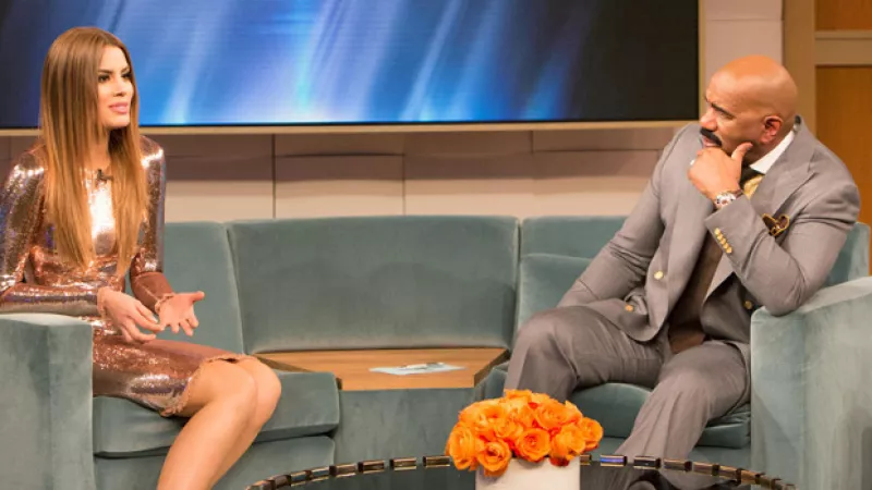 En un emotivo momento, el presentador finalmente le pide una disculpa en persona a Ariadna Gutiérrez.