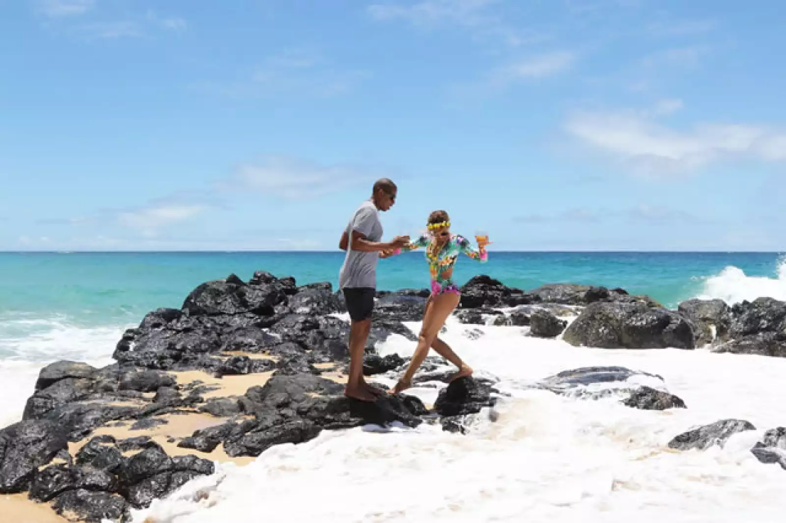 La pareja se realizó varios retratos en Hawái, donde lucieron de lo más románticos.