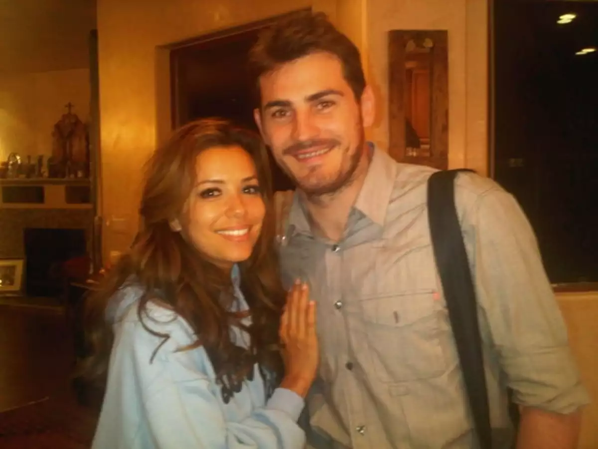 Eva no perdió la oportunidad de tener una foto con Iker.