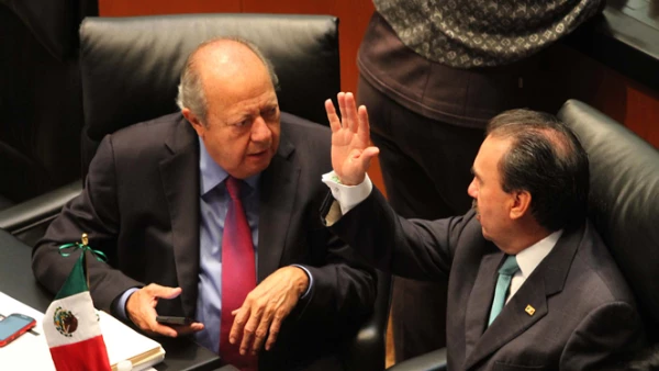 El PRI y el PAN acordaron que el sindicato petrolero perderá poder en las decisiones de PEMEX, una vez aprobada la reforma.