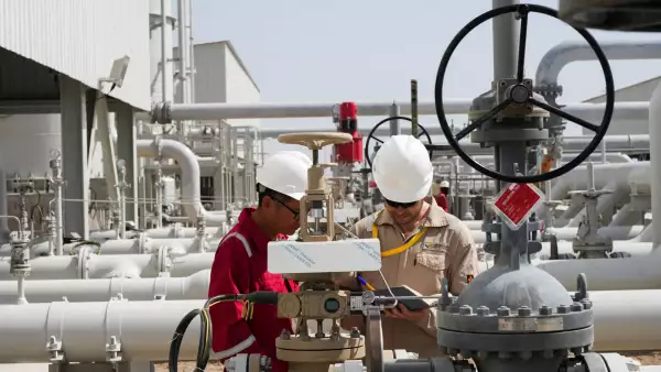 Cae precio del petróleo