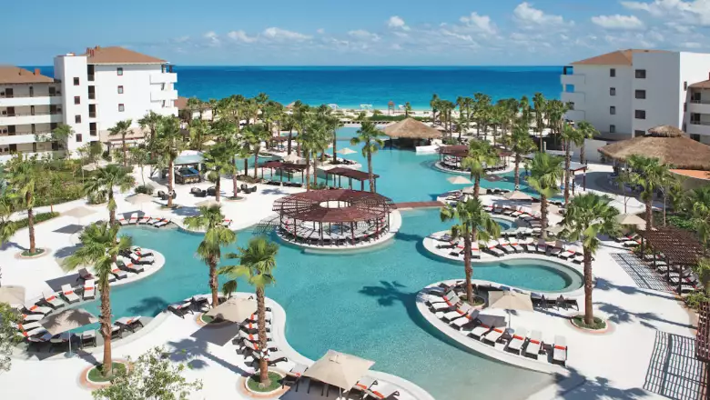 Lugares que nos brindan momentos irrepetibles: Secrets Playa Mujeres Golf & Spa Resort.
