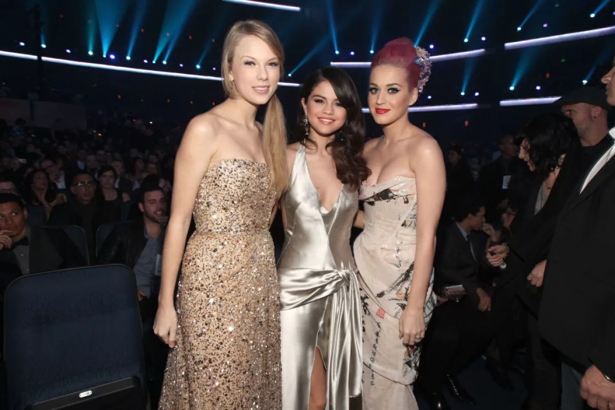 Taylor, selena katy