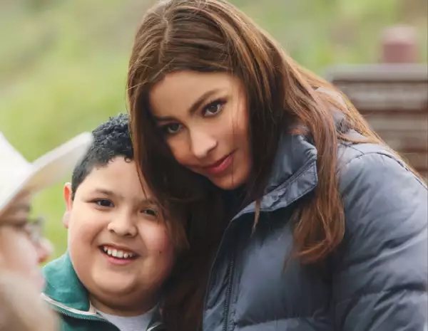 La relación entre Sofía y Rico su hijo en la serie es muy familiar.