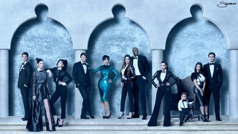 Los Kardashian-Jenner posaron para su tradicional postal.