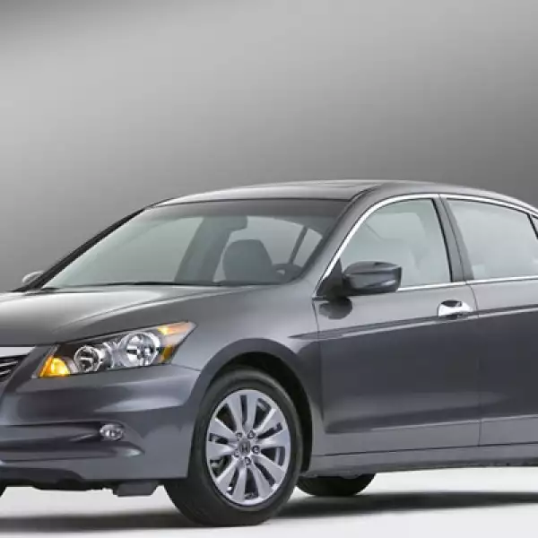 Los cambios se pueden ver en la nueva parrilla y fascia delanteras, así como las calaveras que ahora se prolongan a prácticamente toda la cajuela.