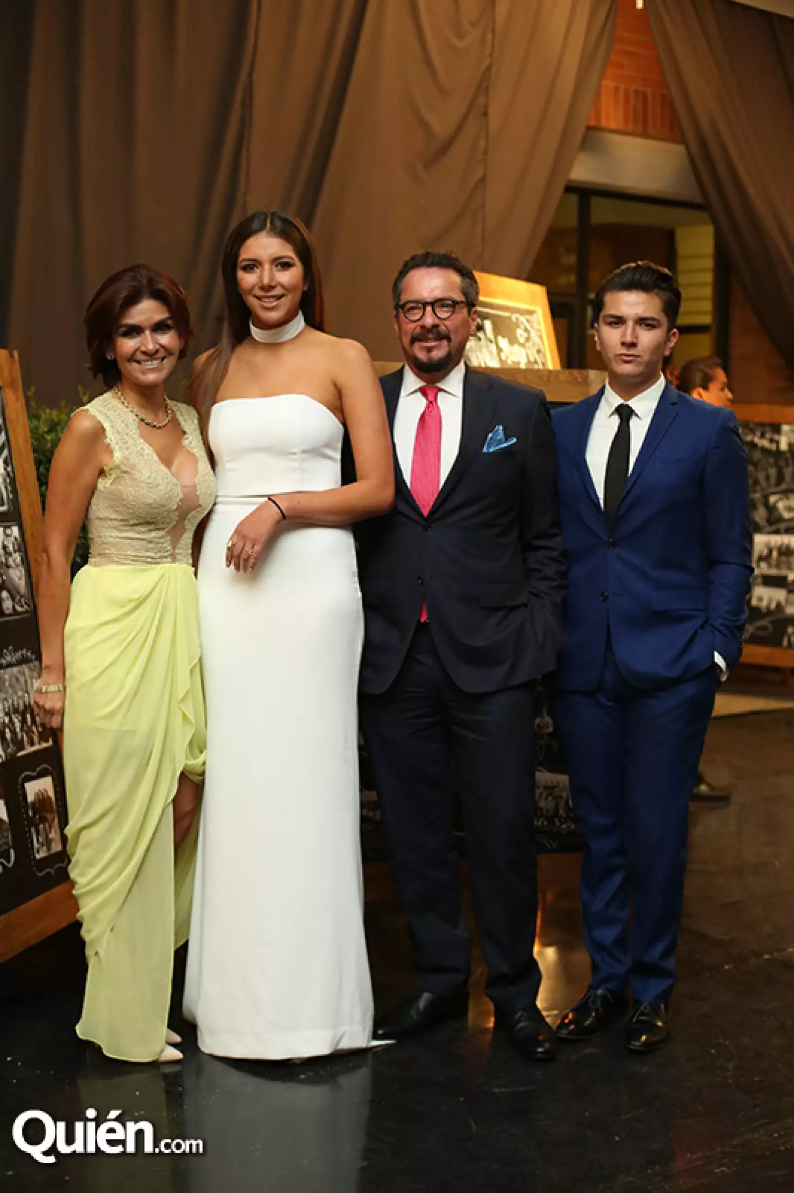 Laura Villa, Regina Camarena, Gabriel Camarena y Carlos Camarena