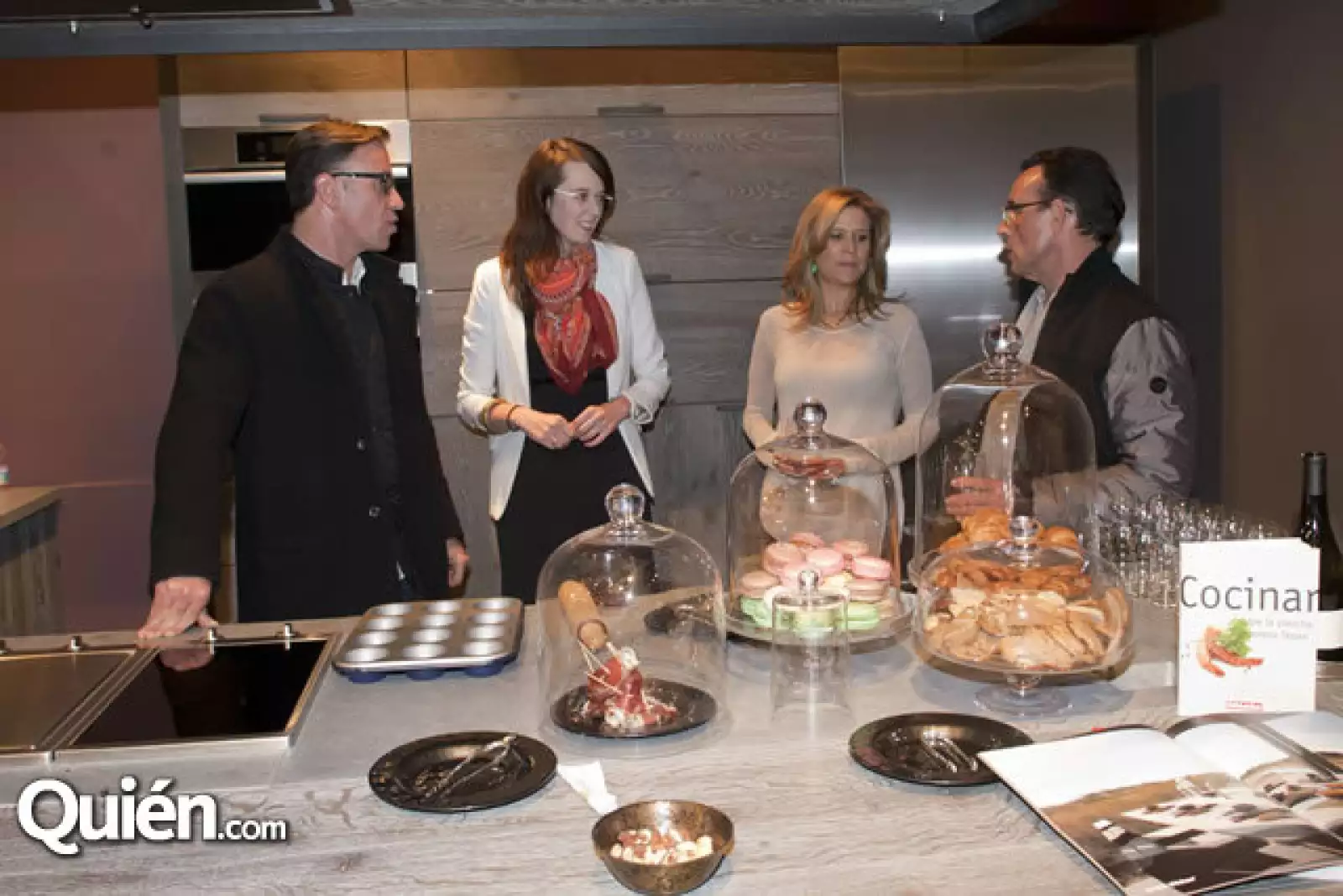 Joshua Boinstein,Sarah Köring,Claudia Grajales,Amin Suárez