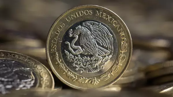 Peso y dólar