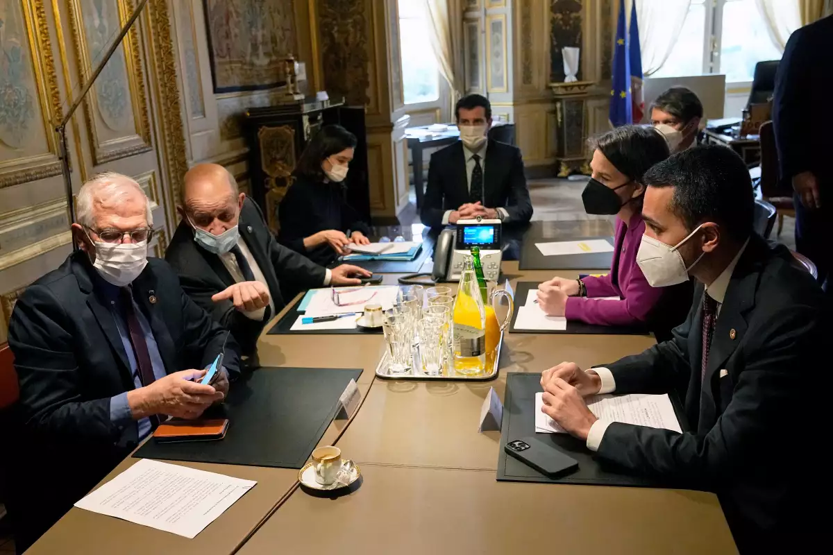 FRANCE-UKRAINE-POLITICS-DIPLOMACY-G7