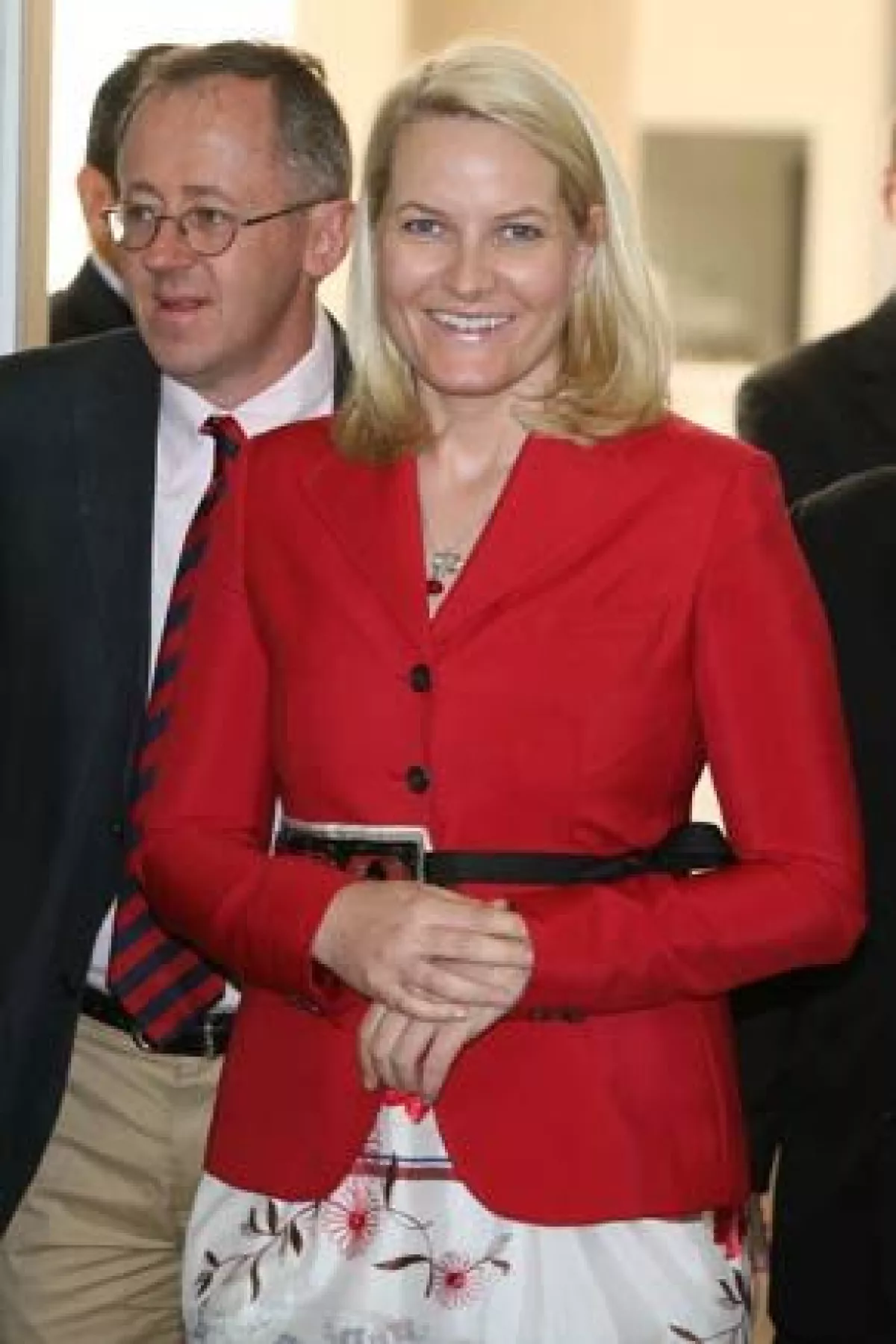 Mette-Marit se comprometió ante un grupo de enfermas a seguir apoyando las iniciativas dirigidas a detener la propagación del VIH y a atender las necesidades de las personas seropositivas.