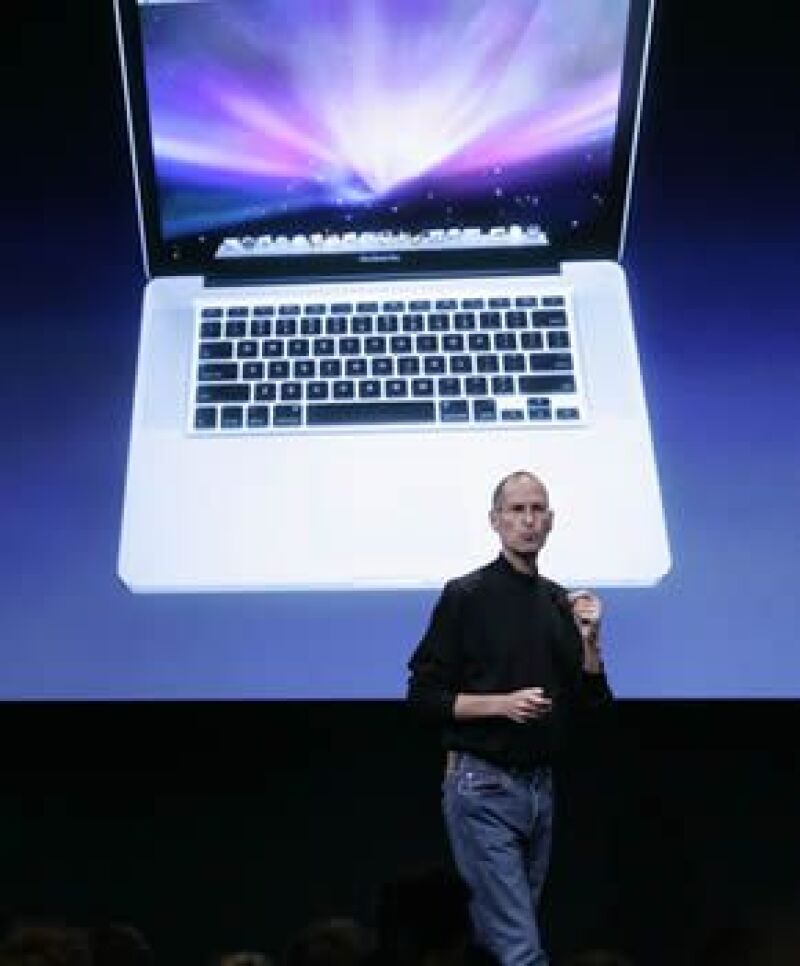 La próxima semana, la compañía dirigida por Steve Jobs lanzará computadoras de bajo costo.
