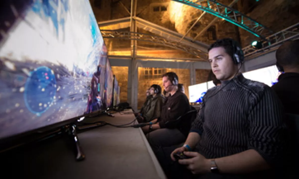 La nueva Xbox responde al alanzamiento de la PlayStation 4 de Sony.   (Foto: Reuters)