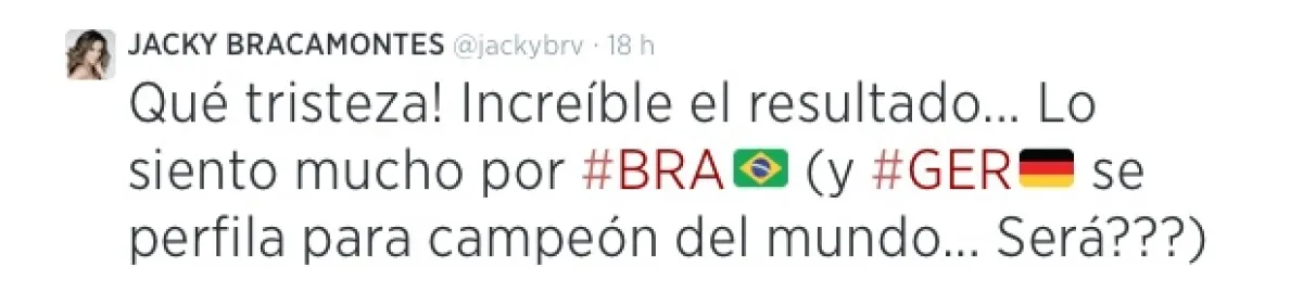 Horas antes de convertirse en madre por segunda vez, Jacky Bracamontes se mantenía al pendiente del partido.
