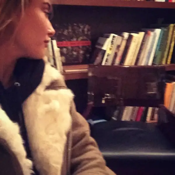 La modelo aseguró que su cita para San Valentín serían sus libros.