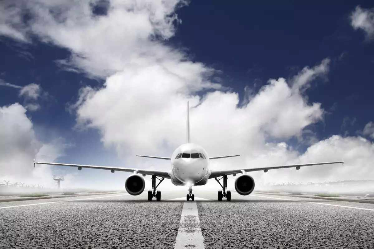Aircraft landing in the airport