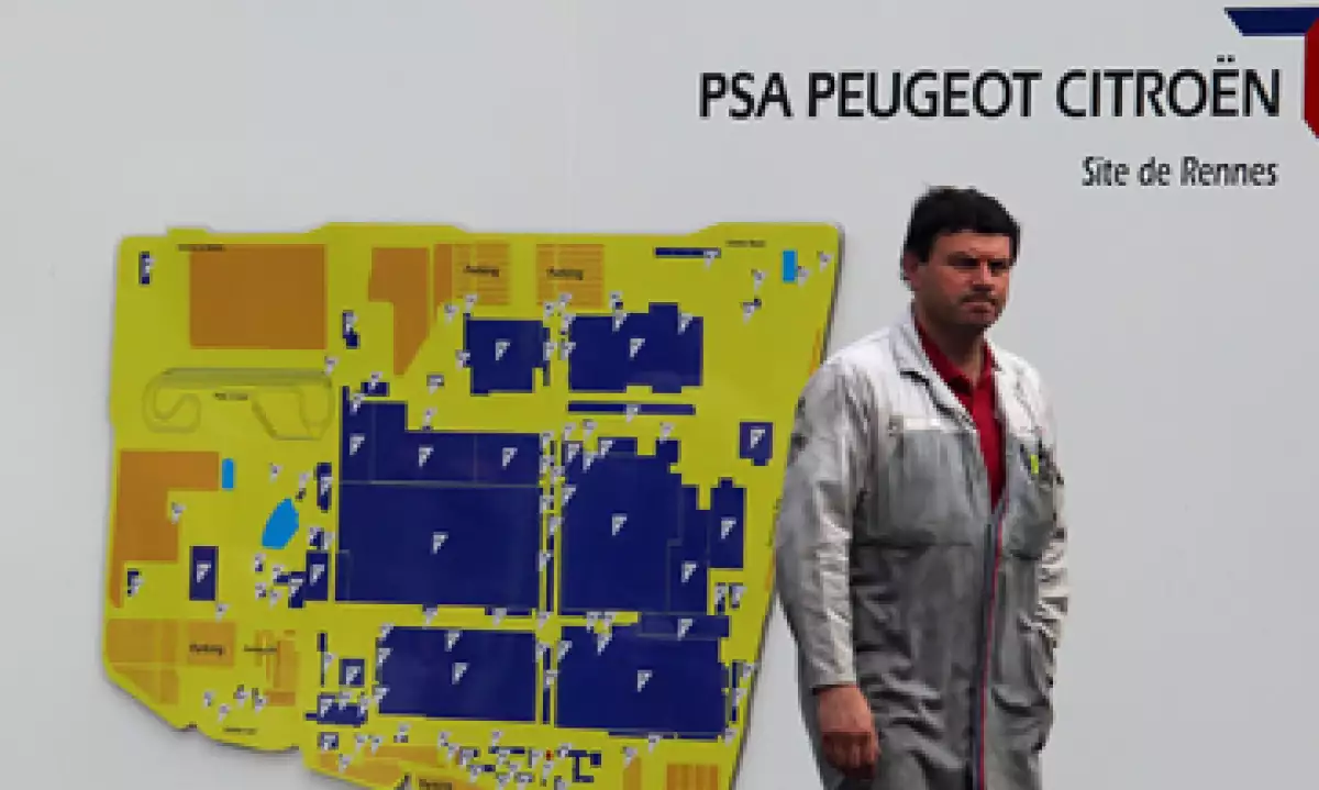 Peugeot quiere ahorrar 1,000 mde para tratar de competir en el estancado mercado europeo. (Foto: AP)
