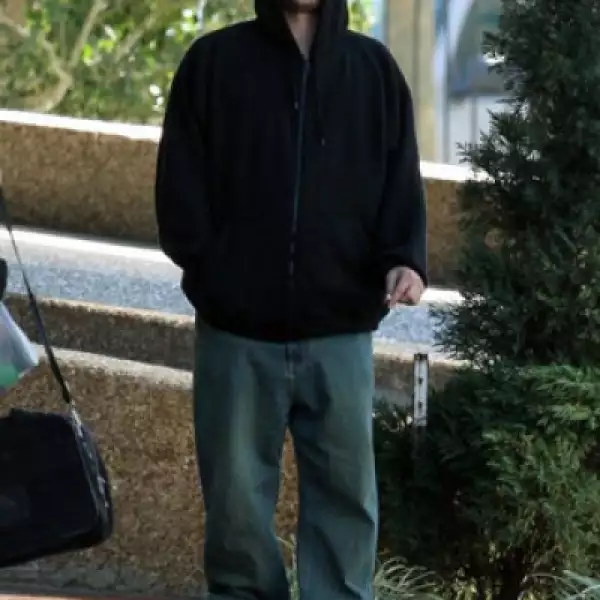 Kevin Federline afuera del bar de su hotel en Nueva Orleáns, Lousiana.