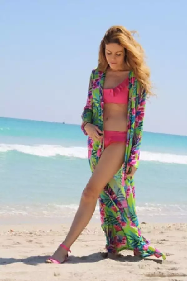 La diseñadora portará tres vestidos de novia.