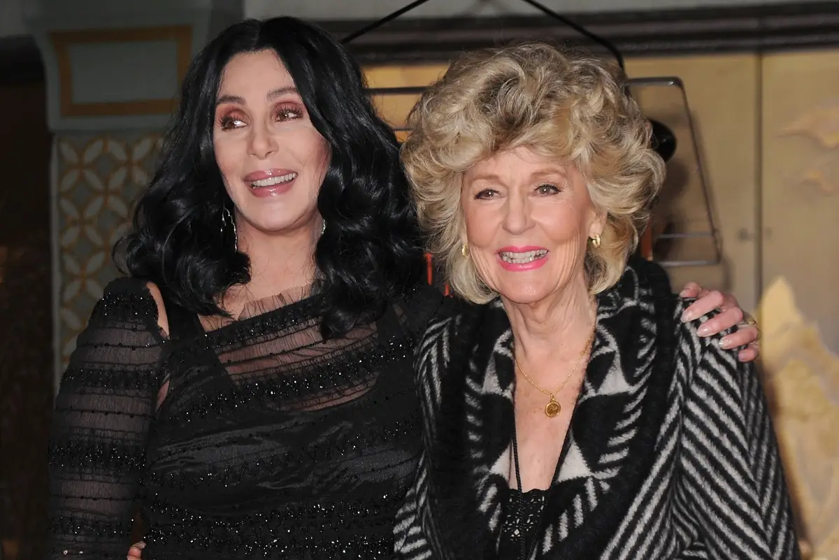 Cher-Georgia-Holt