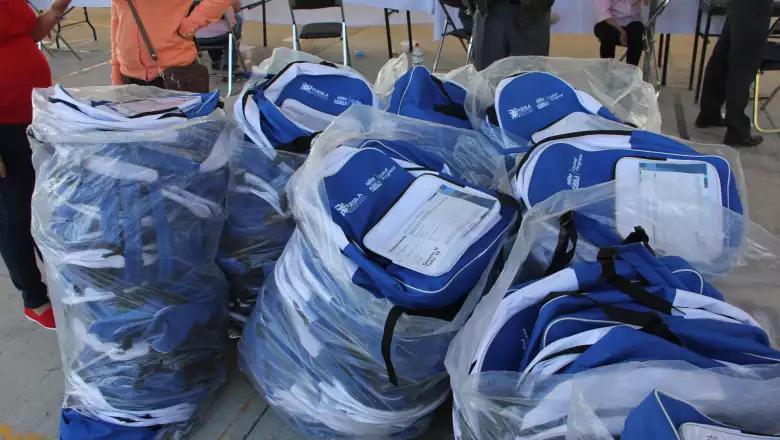 Denunció apenas la entrega de mochilas, pese a que el hecho ocurrió en noviembre de 2015.