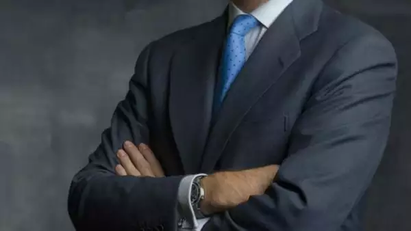 Felipe VI engalana el número de enero de Ragap, publicación española de temática homosexual, convirtiéndose en el primer jefe de estado de España que figura en este sentido.