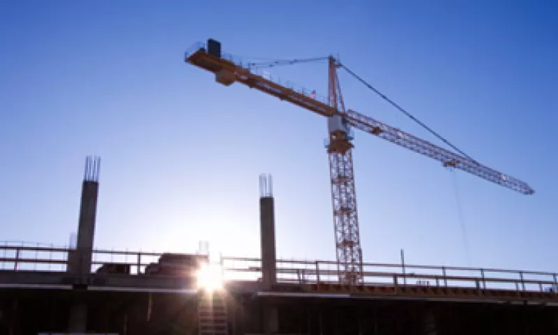 El INEGI informó que con menores proporciones se colocaron las obras relativas a Petróleo y Petroquímica. (Foto: Thinkstock)