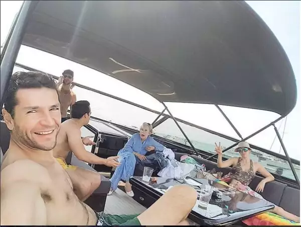 Jacky Bracamontes lució muy guapa su embarazo en Miami.