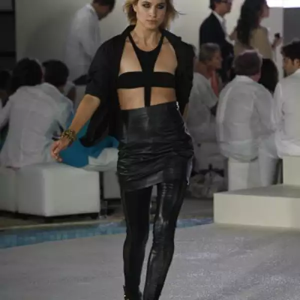 Pasarela Esteban Cortaza Nextel