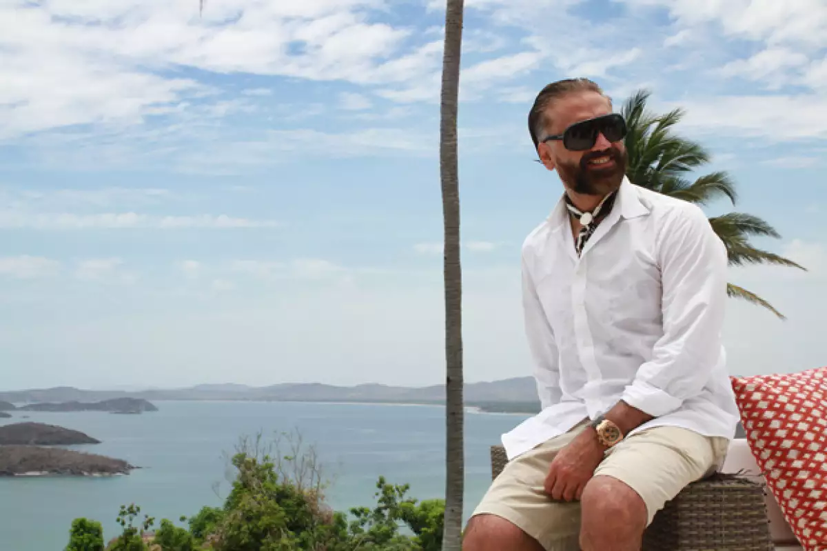 El cantante realizará un complejo residencial y hotelero en Costa Alegre, por lo que este pasado fin de semana se reunió con varios desarrolladores de la zona, y nos contó del proyecto.
