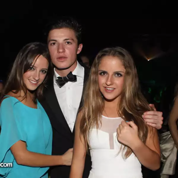 Sofía y Alejandro Couttolenc con Alexia Lebrija