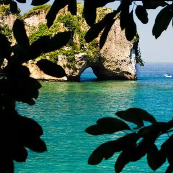 Puerto Vallarta  	  Según la Revista Condé Nast, Puerto Vallarta es la ciudad más amigable del mundo, así que vísitala, te vas a enamorar de ella.