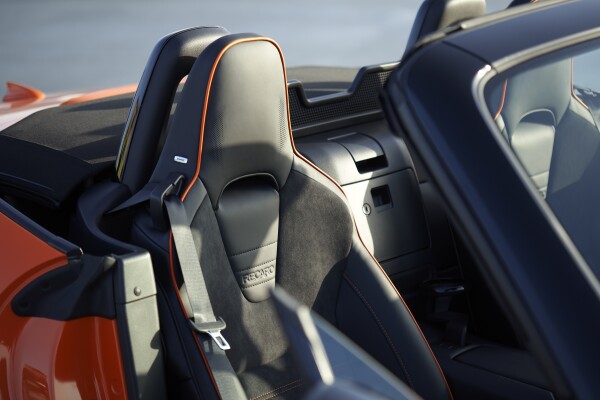 2019-Mazda-MX-5-Miata-30th-Anniversary-Recaro.jpeg