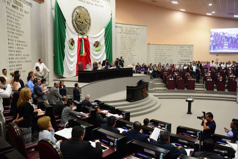 Los diputados locales celebraron este jueves la novena sesión ordinaria correspondiente al segundo periodo de sesiones de la legislatura.