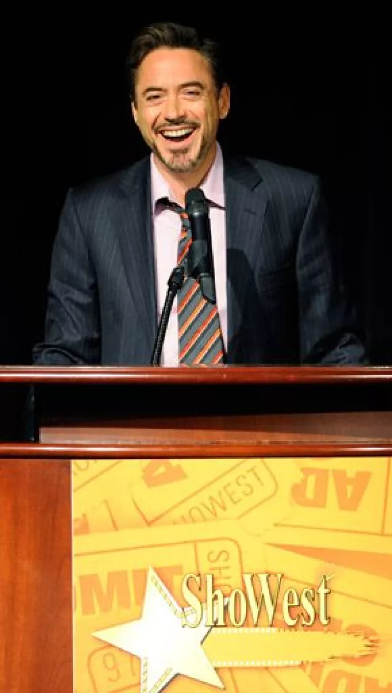 El actor hizo una presentación preliminar de la película, versión nueva sobre el brillante detective creado por el escritor Arthur Conan Doyle.