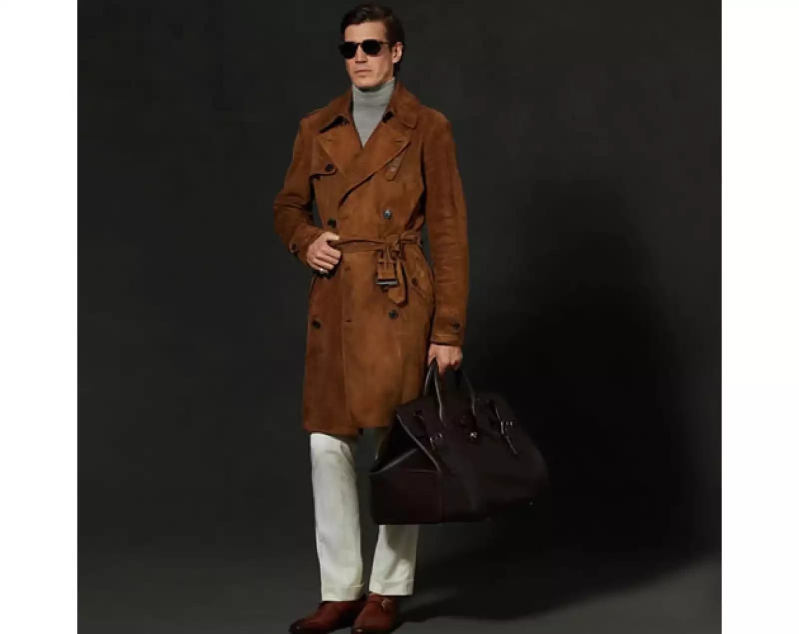 La impecable gabardina en suede de Ralph Lauren.