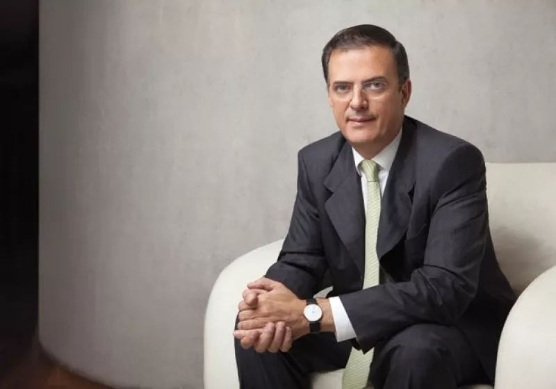 Marcelo Ebrard tiene muy claro que es importante en su vida tener una pareja.