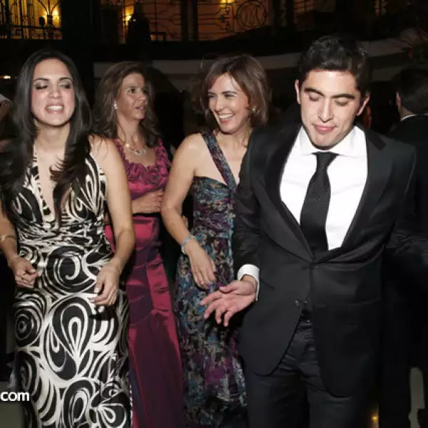 Gisela Muñoz,Lourdes Azuela y Sergio Muñoz