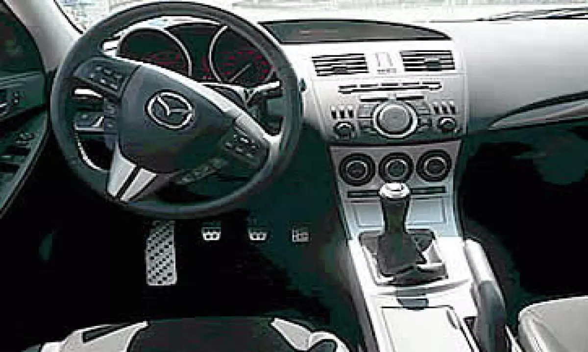 Plástico automotriz (Foto: Mazda)