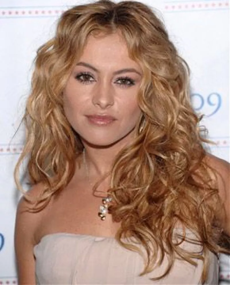 La cantante aseguró que para ayudar a México le gustaría realizar, junto con más amigos, un concierto a beneficio, además expresó solidaridad con el país.