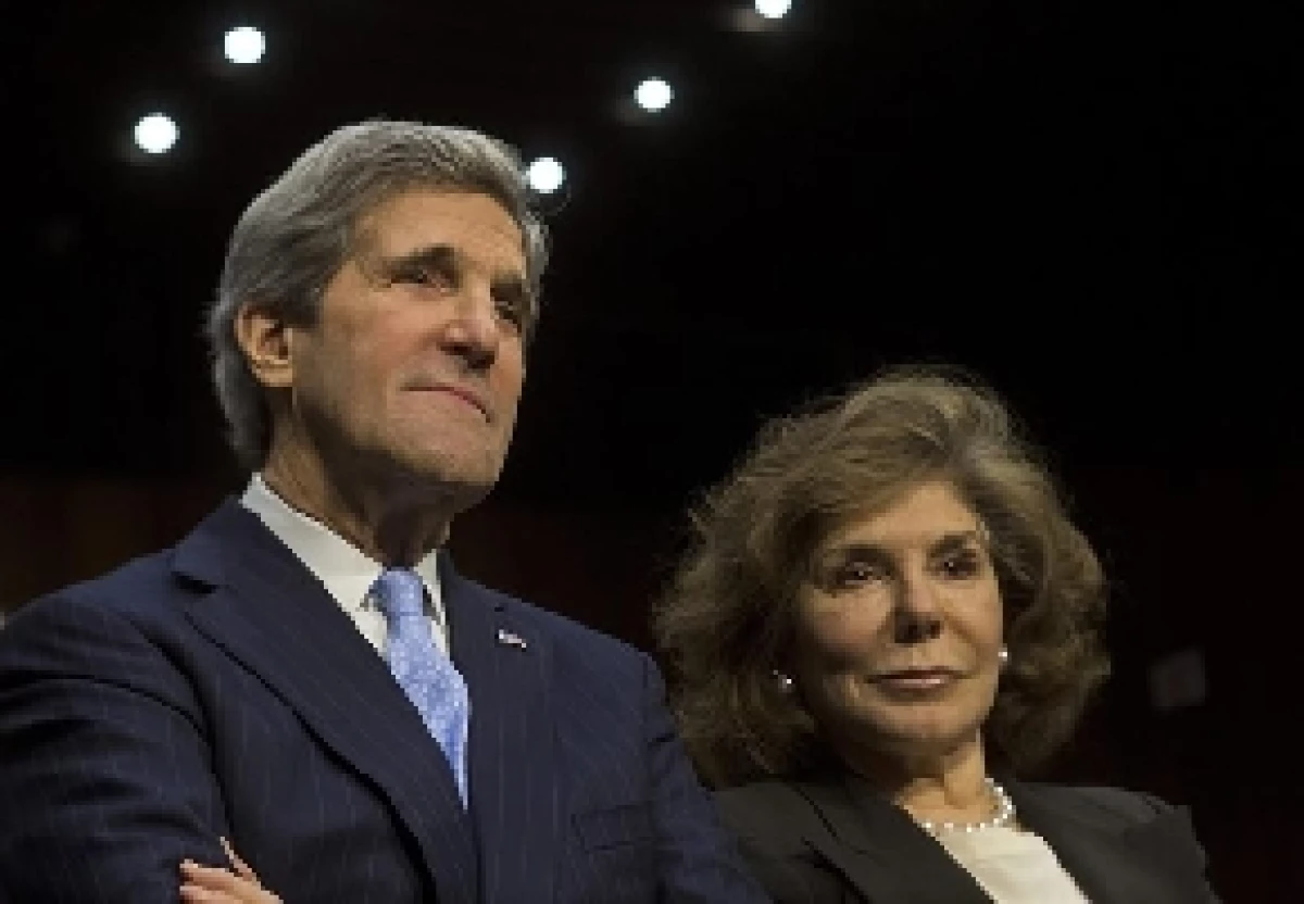 La esposa de John Kerry fue diagnosticada con cáncer en diciembre de 2009 y luego del susto, parece que ya se encuentra estable.