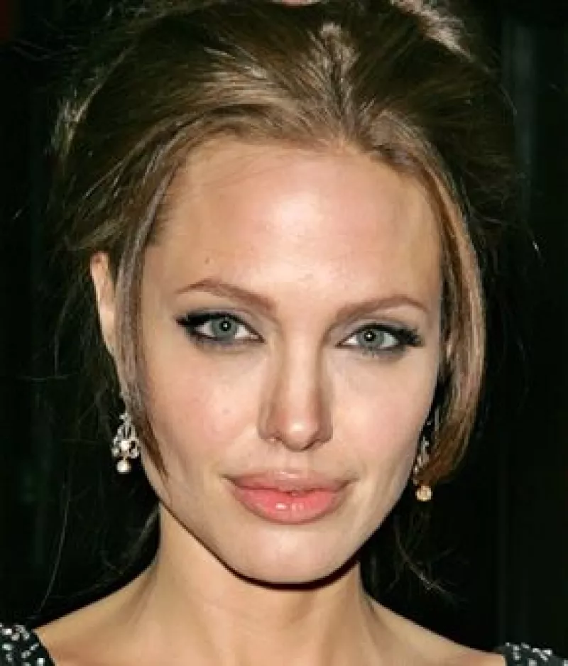 Un coleccionista privado compró en 3 mil 500 dólares el juguete inspirado en la actriz.