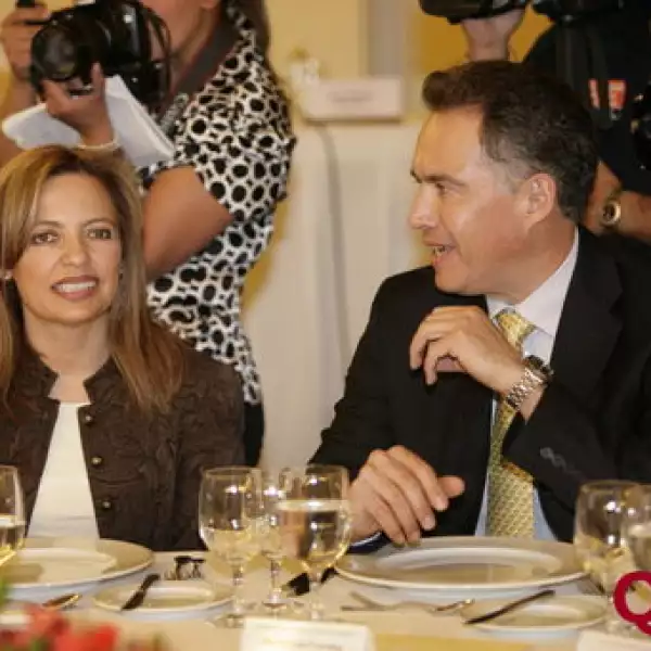 Ivonne Flouchaire, Mario Fuentes