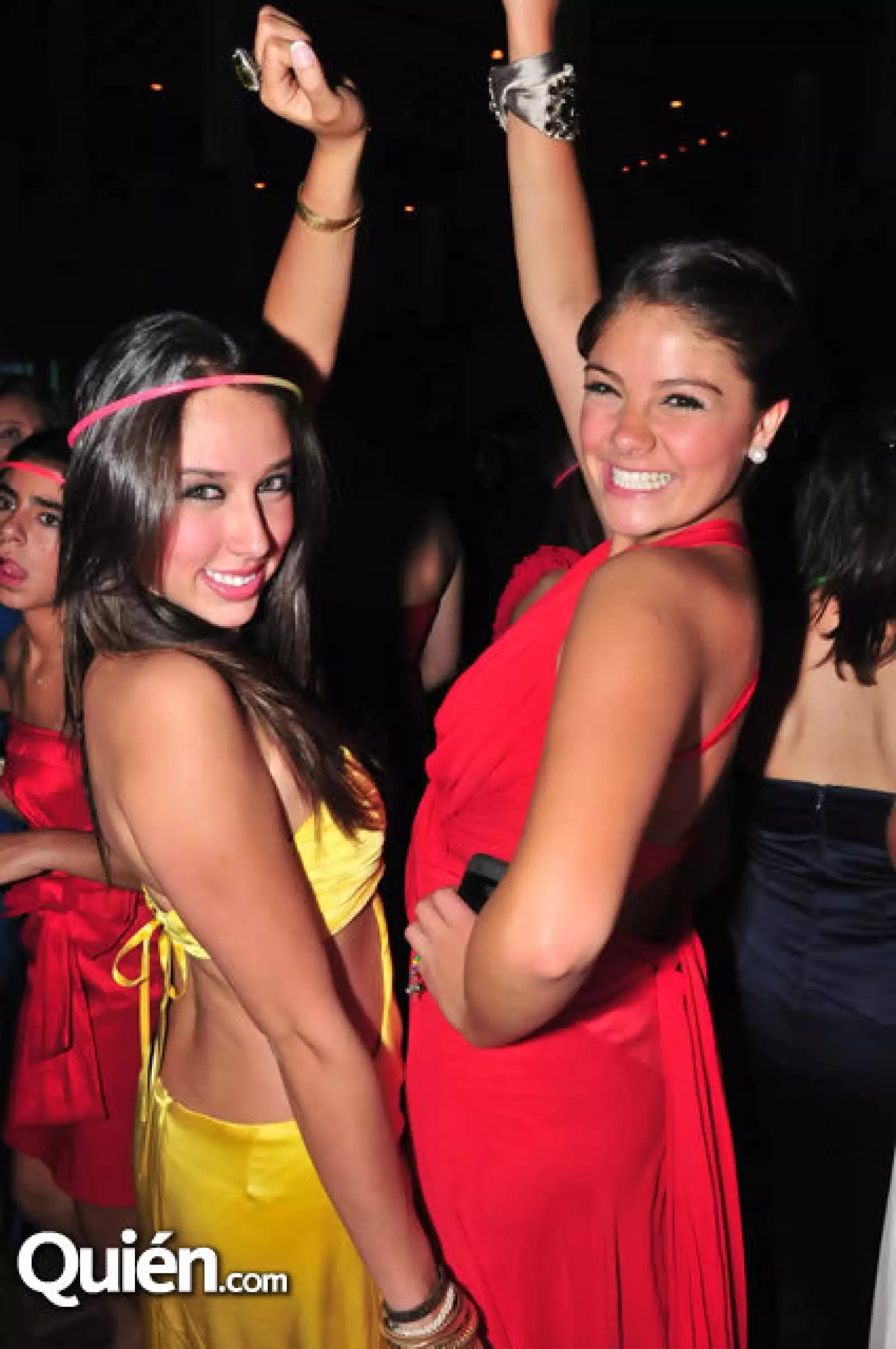 Elena Barros,Danny Landeros