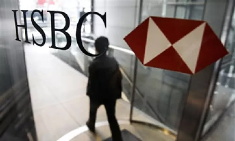 Logotipo del HSBC. El banco reportó fallas con sus tarjetas de débito en cajeros automáticos. 
