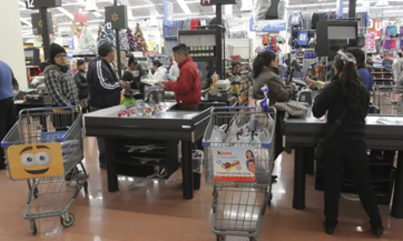 Los consumidores también se mostraron menos confiados sobre  la situación económica de los integrantes del hogar en el momento actual. (Foto: Cuartoscuro)