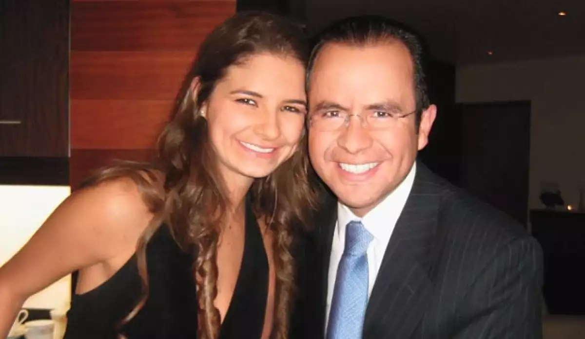 El presidente del CEN del Partido Acción Nacional y la cantante se casarán por el civil este 2 de octubre.