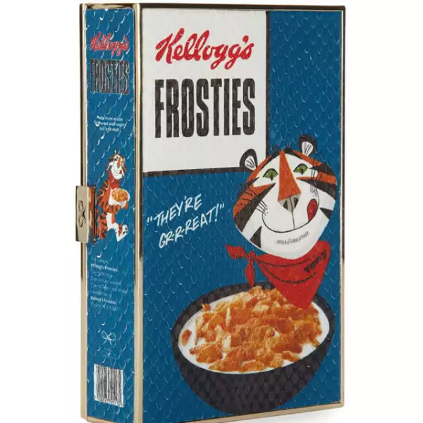 Este clutch en forma de caja de cereal es original y divertido.