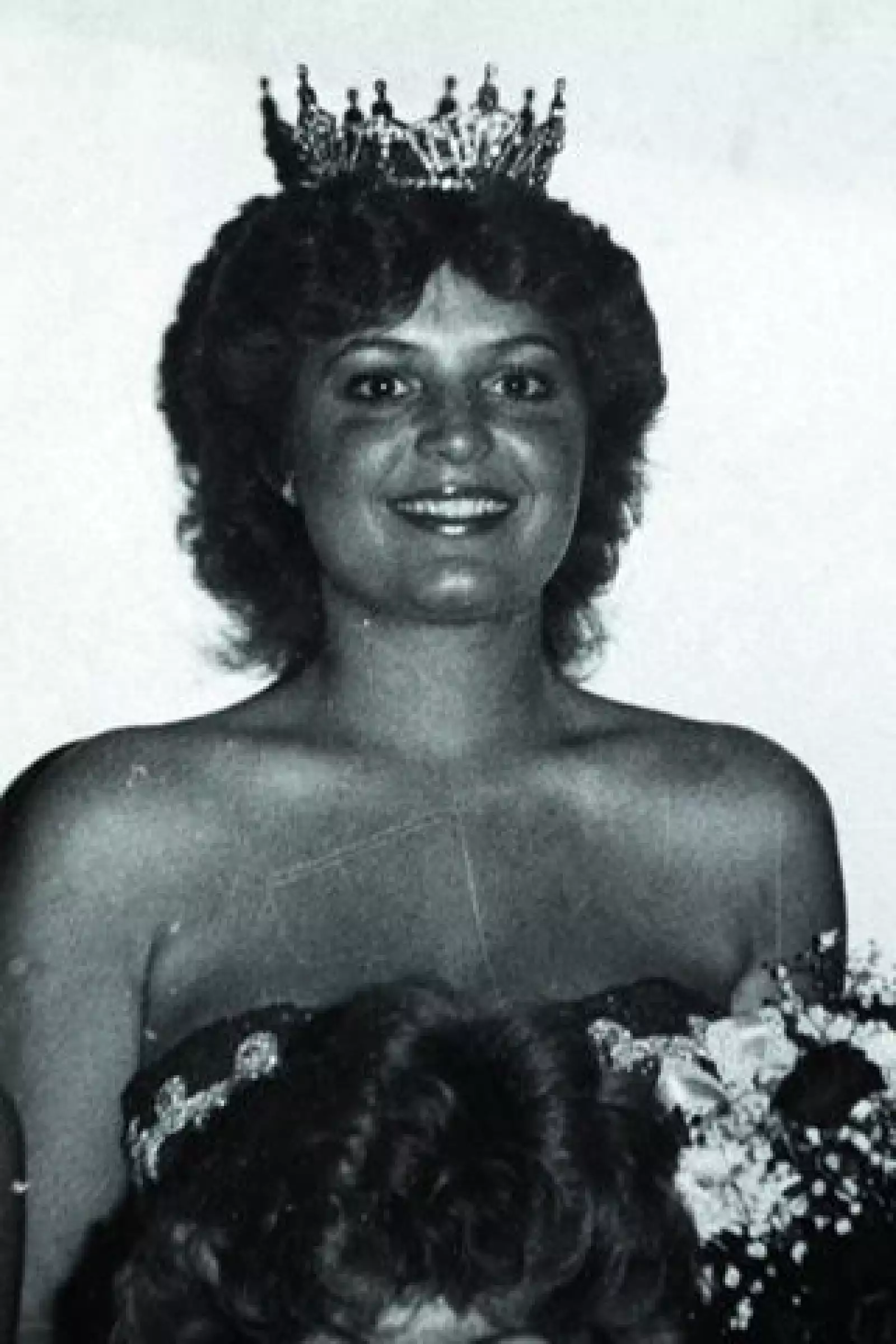 En 1985 compitió en Miss Alaska, donde quedó en segundo lugar.