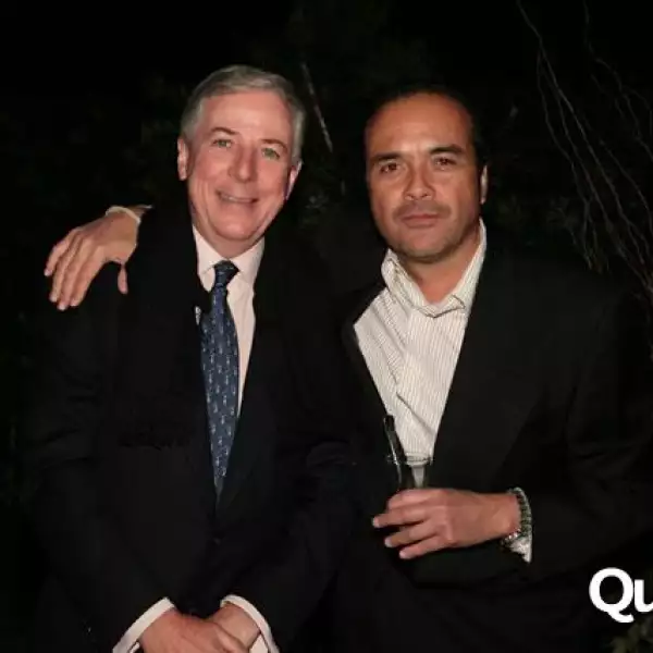 Marco Beteta entrega reconocimientos a los mejores Restaurantes